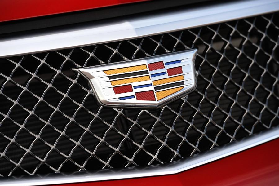 Логотип Cadillac ATS-V Coupe 2015 года  (фото 29 из 100)